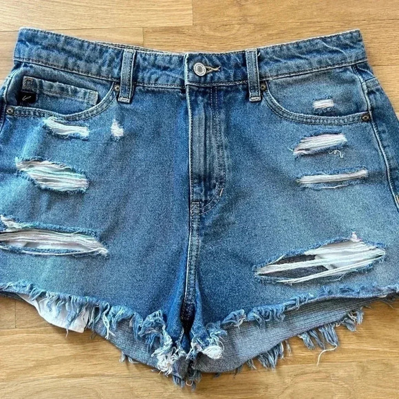 Kancan Ripped Jean Shorts - Picture 5 of 8